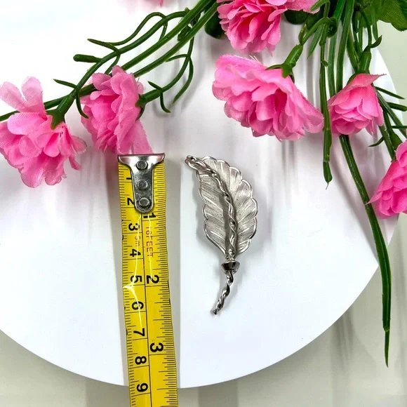 Coro Signed Silver Plated Minimalist Leaf Design Vintage Brooch - Picture 5 of 5